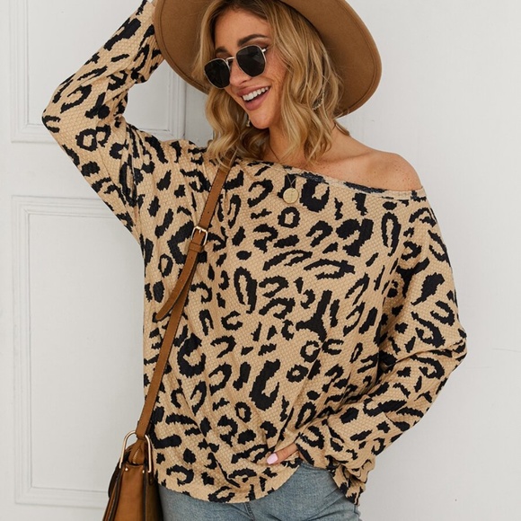 Tops - Leopard print loose fit long sleeve top